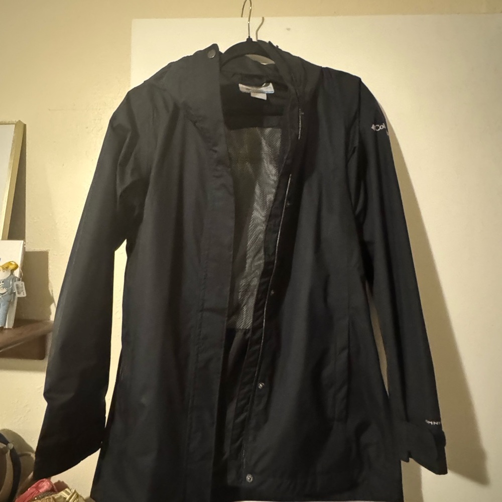 Columbia Women's Lightweight Black Rain Jacket